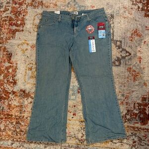 Signature by Levi Strauss Classic Denim Flare Jeans